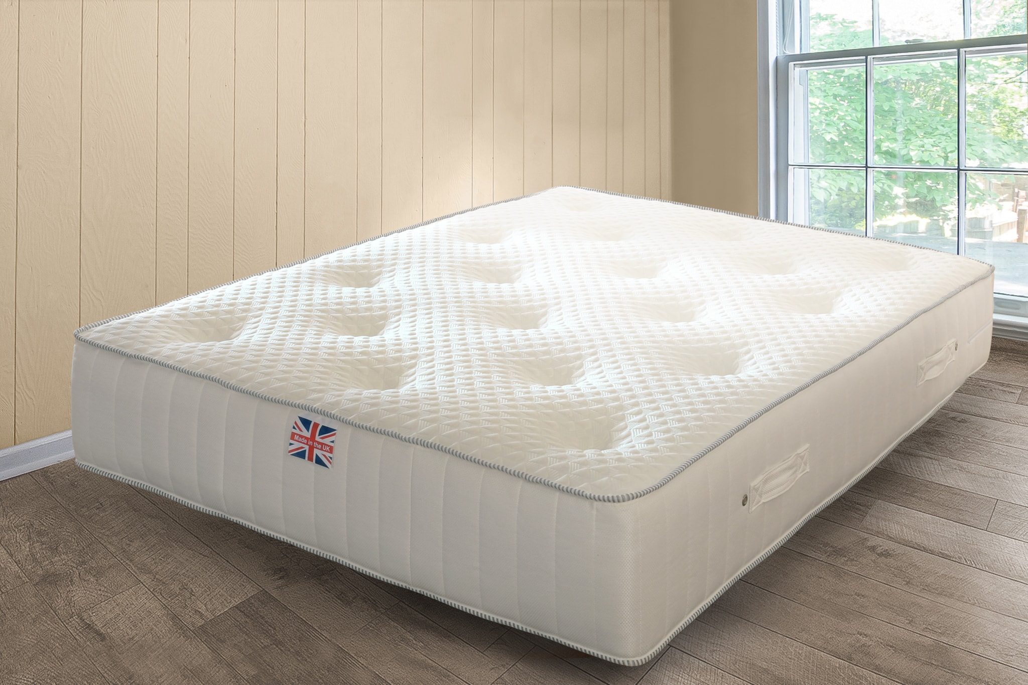 luxury sprung mattress with memory foam layer
